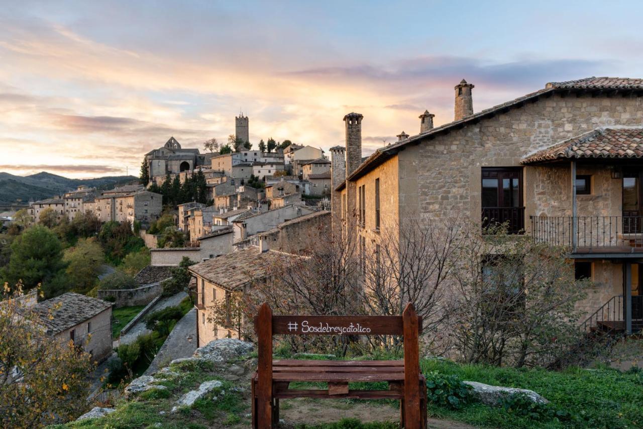 Parador De Сос-дель-Рей-Католико Экстерьер фото