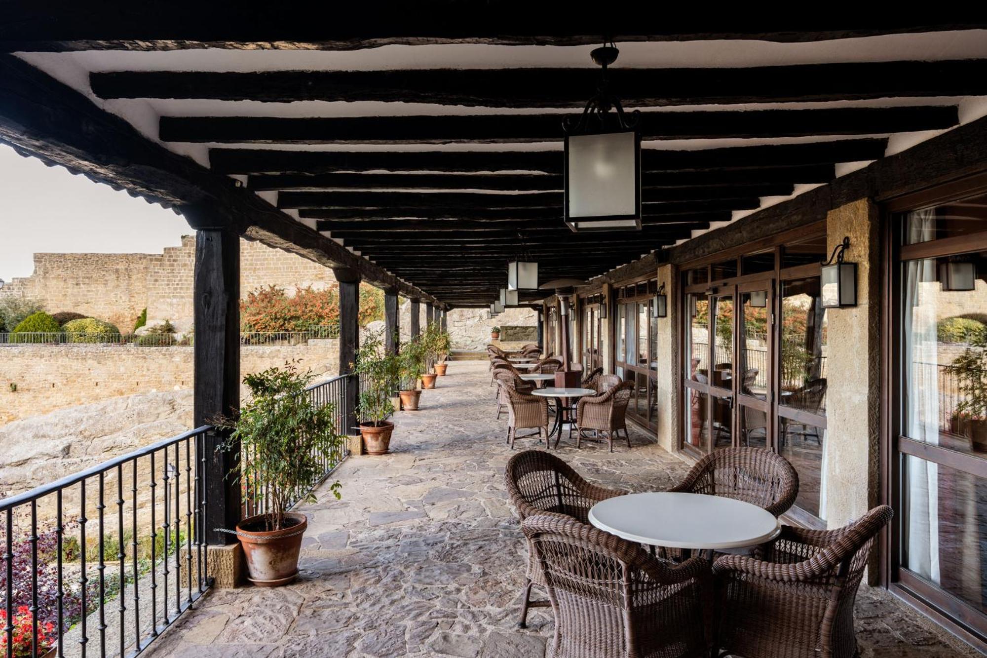Parador De Сос-дель-Рей-Католико Экстерьер фото
