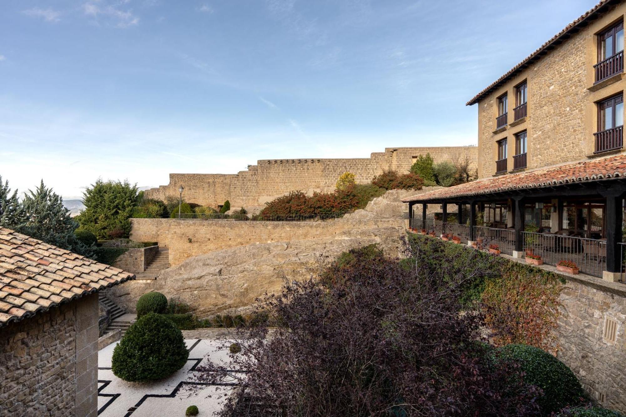 Parador De Сос-дель-Рей-Католико Экстерьер фото
