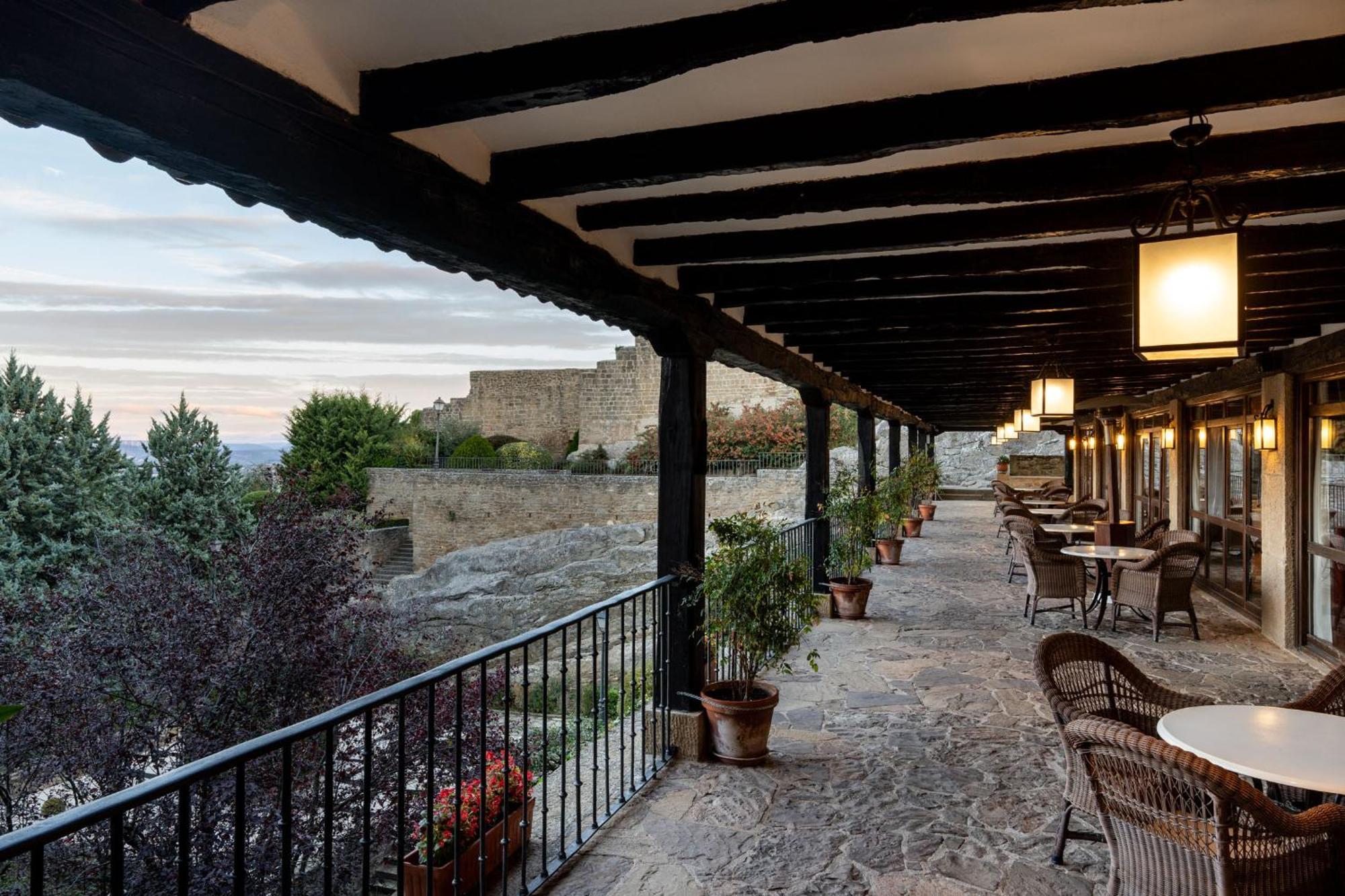 Parador De Сос-дель-Рей-Католико Экстерьер фото