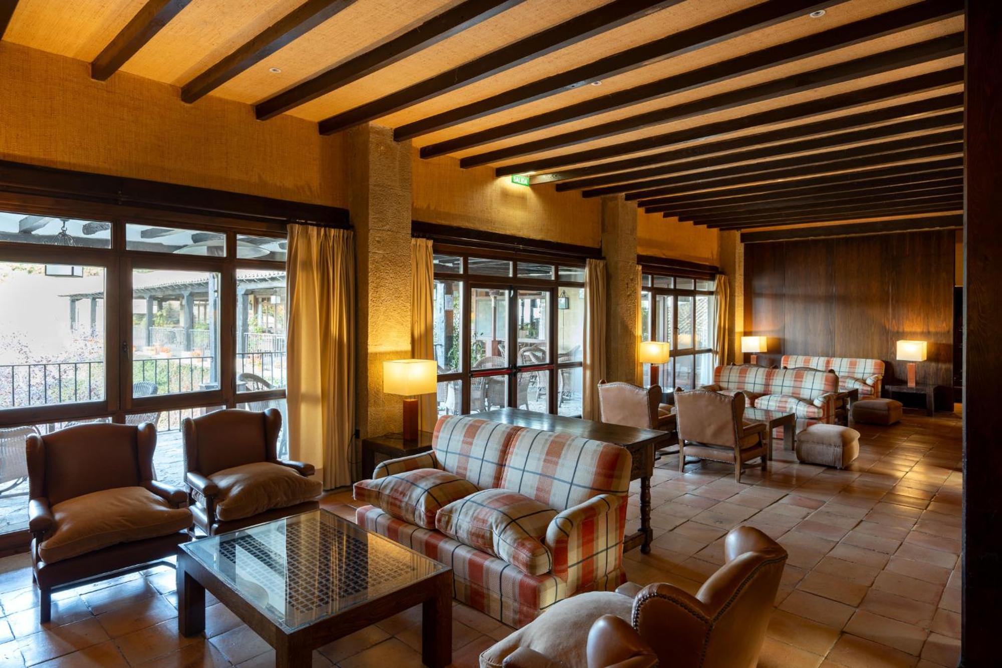 Parador De Сос-дель-Рей-Католико Экстерьер фото