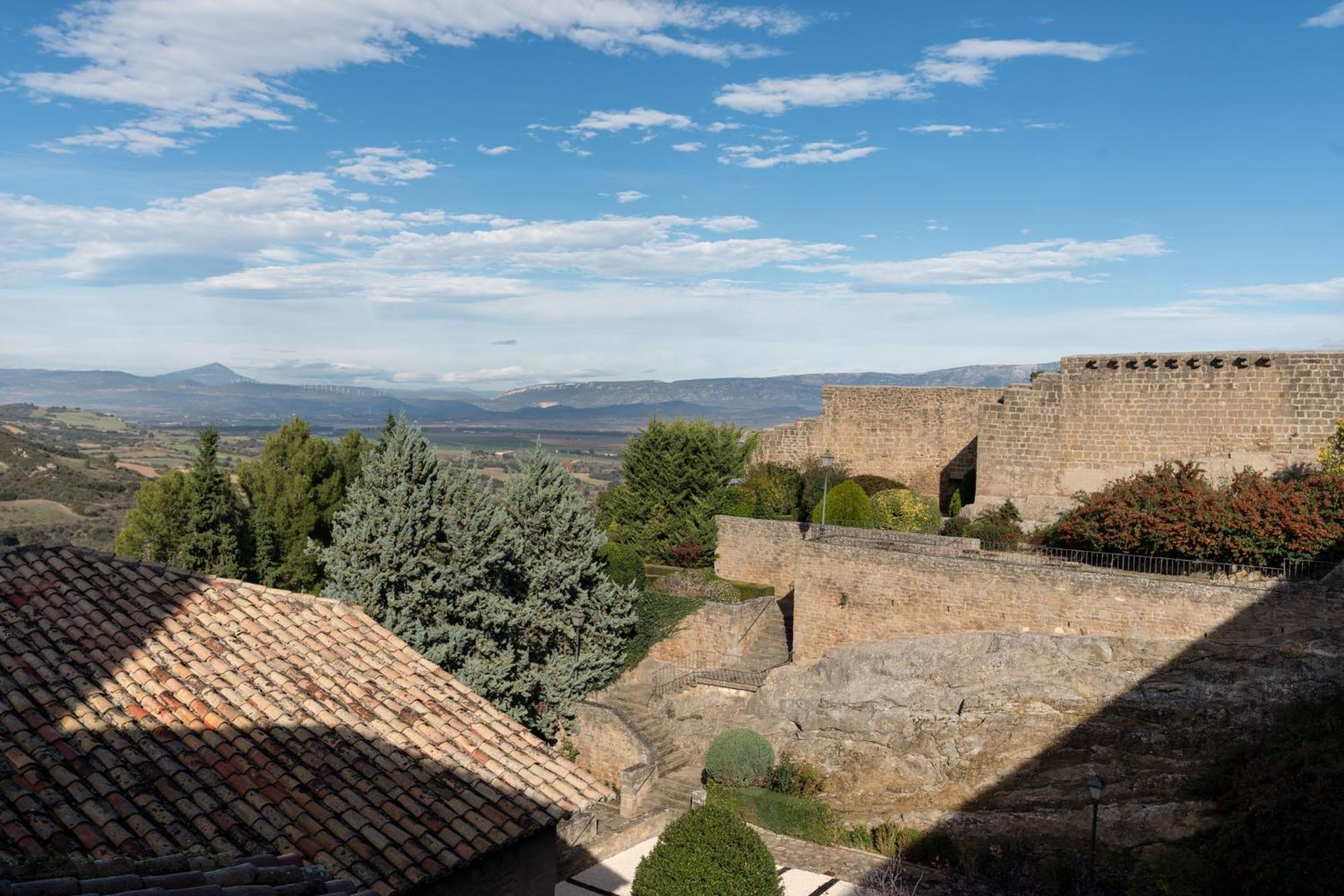 Parador De Сос-дель-Рей-Католико Экстерьер фото