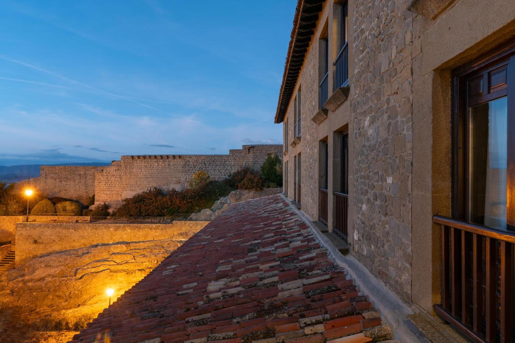 Parador De Сос-дель-Рей-Католико Экстерьер фото